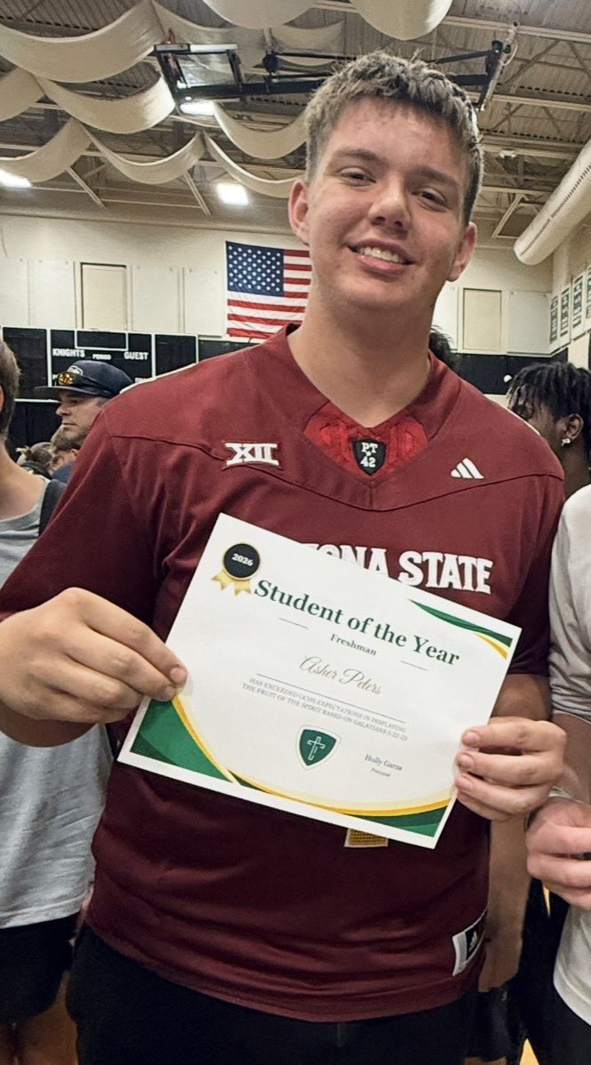 AsherBPeters's tweet photo. As the school comes to a close, I have been so honored to receive these 2 recognitions: Freshman Student of the Year, and Sophomore Class Vice President for next school year. All glory to God. @GCHS_KnightsFB @GCHS_ATHDEPT @RonTBAOL https://t.co/LtR0bqETx3