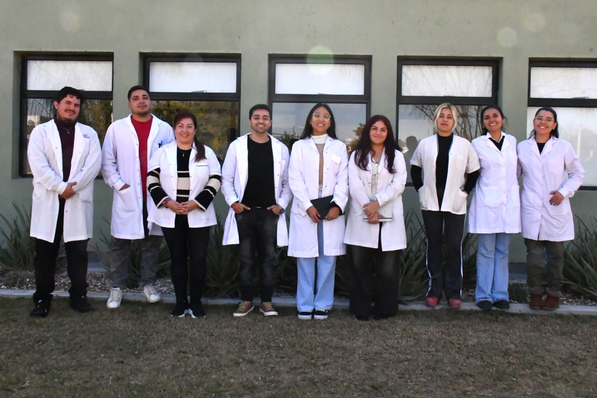 instdeambiente's tweet photo. 📌 El @instdeambiente recibió a estudiantes de 5º año de Bioquímica de la UNLaR.
✅️ Participaron de una experiencia formativa sobre el trabajo del laboratorio y el sistema de gestión de calidad del Instituto, con enfoque en normas ISO 9001 y 14001.
https://t.co/uoMizVN2LP https://t.co/F6Ykd2cuC2
