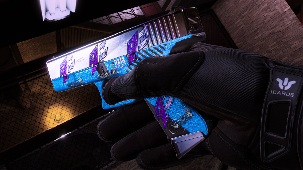 CS2Luna's tweet photo. fn Glock18 Axia, 4x 9z Team Glitter Antwerp 2022

screenshot by @quakiiiii https://t.co/S3foyudxnA