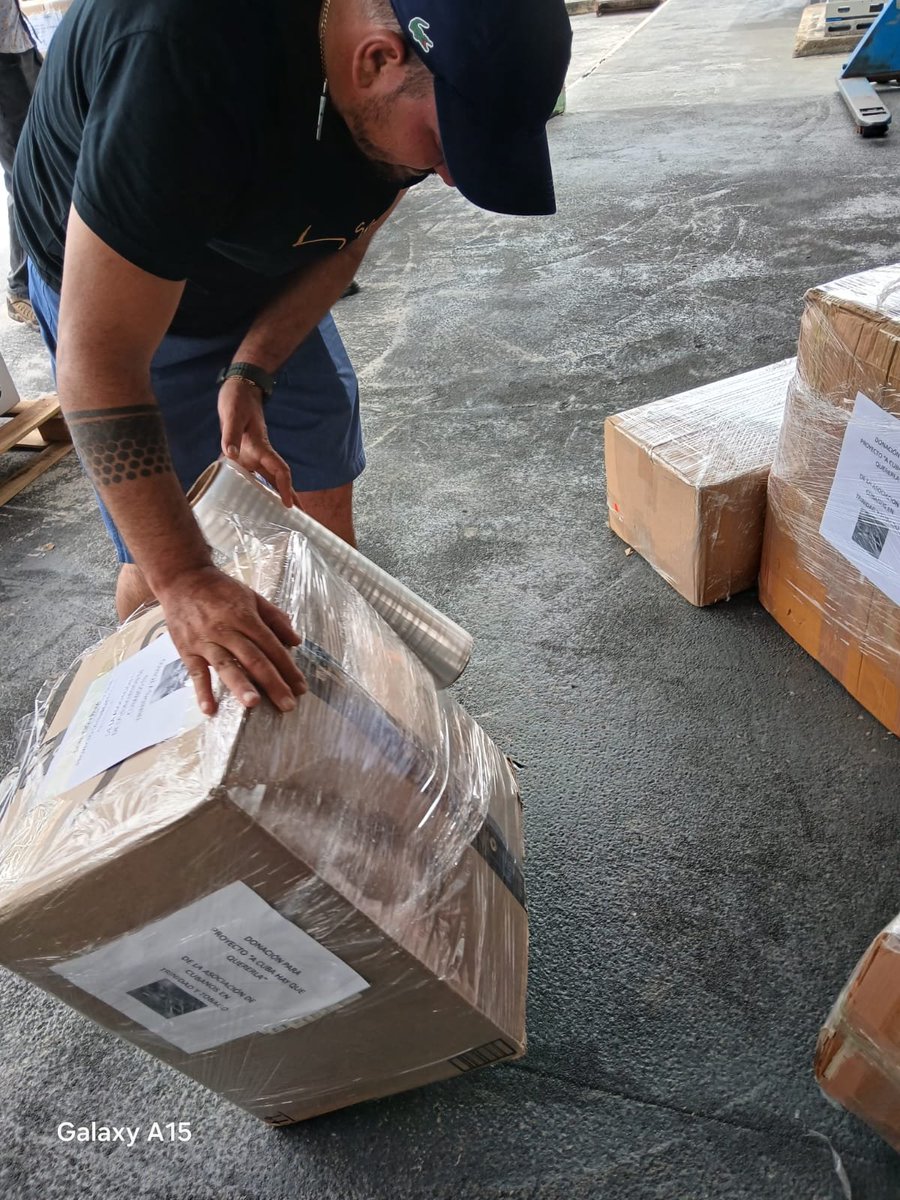 embacubatt's tweet photo. Representantes de la Asociación de Cubanos Residentes en Trinidad y Tobago “Abraza a Cuba” realizaron el envío hacia Cuba de una donación recopilada gracias al esfuerzo y compromiso de los miembros de esta organización.

https://t.co/6AfjBTf1h7...

#JuntosXCuba
#CubaNoEstáSola. https://t.co/Ucy4okaitt