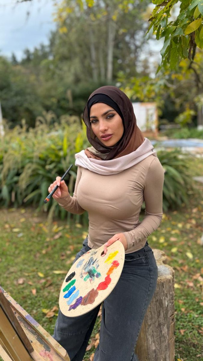 Leila tweet media