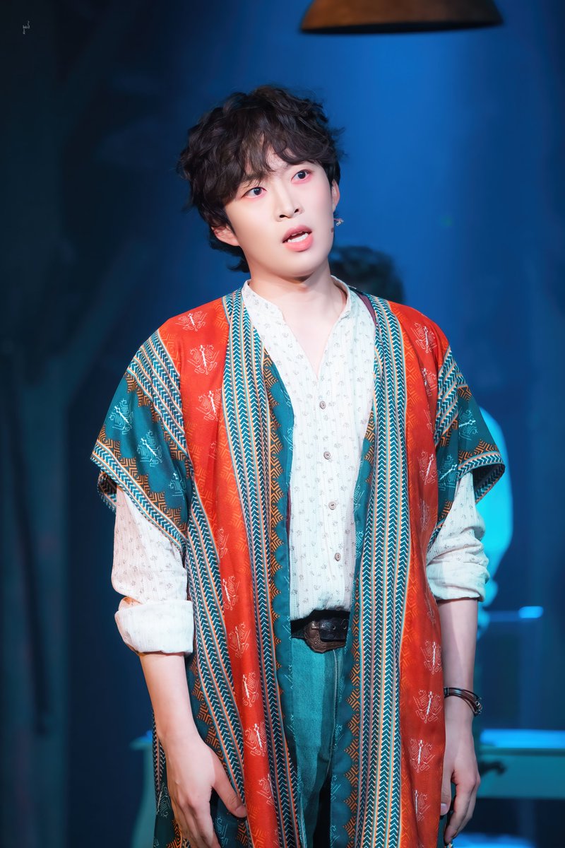 bigbirdpic's tweet photo. 260527 
뮤지컬 아웃캐스트 
스페셜 커튼콜 - "필로스의 노래"  

필로스 #이동연

-

단 한번도 이곳을 떠난 적이 없는데 https://t.co/2wxudPWRK1