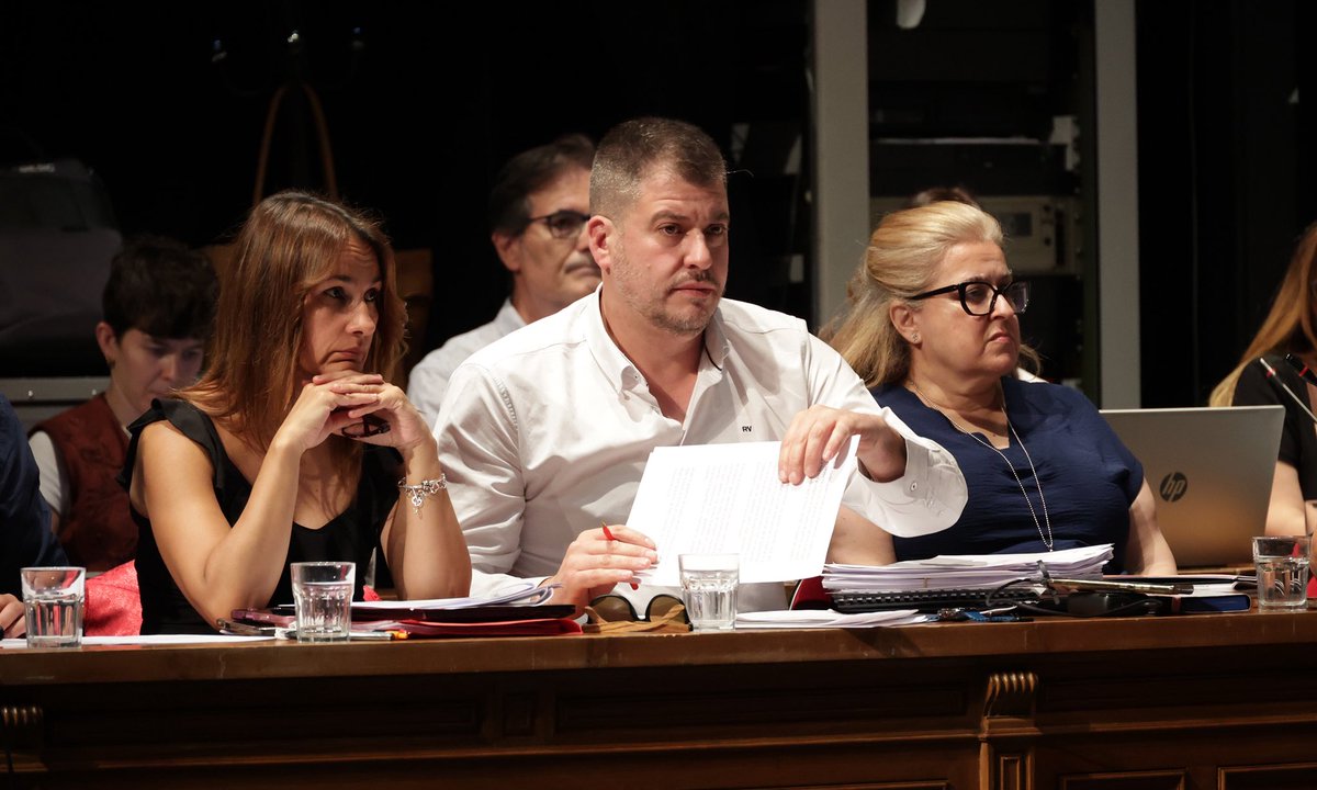 psoealcorcon's tweet photo. 🔴Pleno Ordinario Mayo 2026.

📌Informe Gobierno Municipal

Nuestro portavoz @magonzalezgar explica las actuaciones del @AytoAlcorcon durante el presente mes.

https://t.co/InHJsgXon5 https://t.co/Oe5hNi2nFN