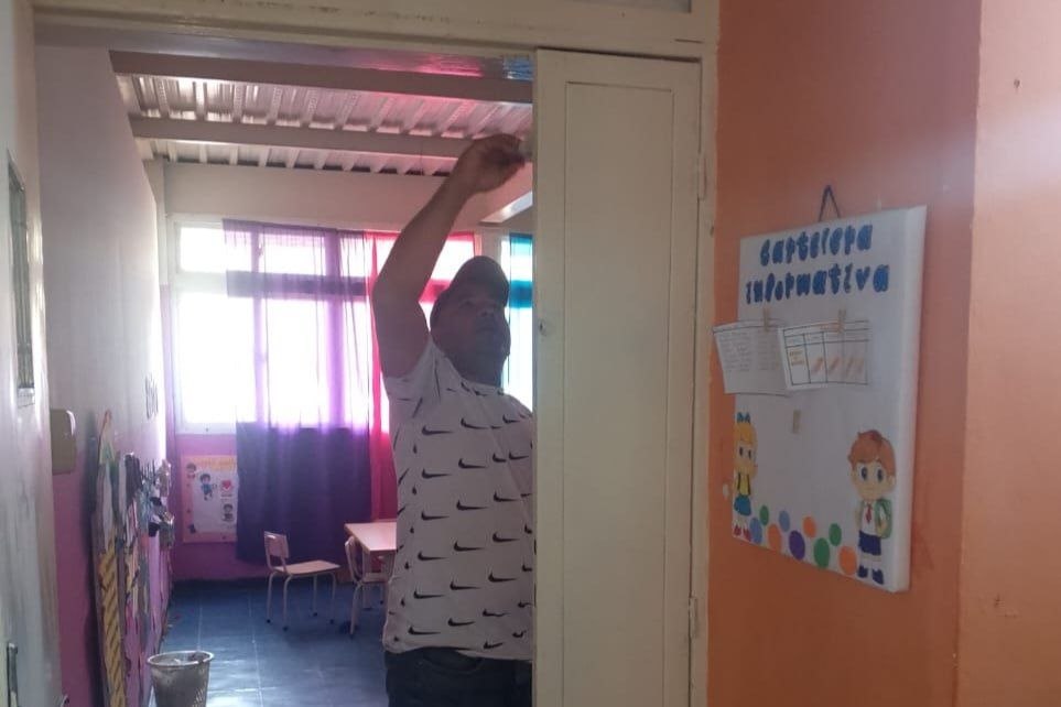 WillianGil's tweet photo. ¡El trabajo no se detiene! En #Barinas nos desplegamos en el CEI Cacica Urquía (parroquia Alto Barinas) con labores de pintura en toda su infraestructura. A través de FEDE seguimos transformando las escuelas para el futuro de nuestra muchachada. https://t.co/M0b0bHXKI7