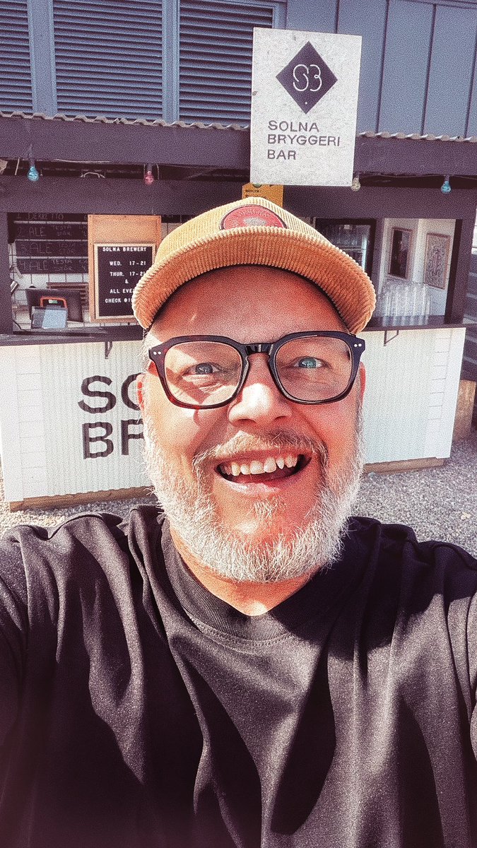 JonPalmqvist's tweet photo. Mitt lilla bryggeri Berretto har börjat leverera öl på fat till restaurang. Första ställe att dricka vår öl är på takbaren Top Floor i Mall of Scandinavia. Skiner solen så är det ett fantastiskt tillfälle att testa vår IPA Hopservatory 0001 / Nectaron.

Ibland jobbar jag i baren. https://t.co/3X94jSqL16