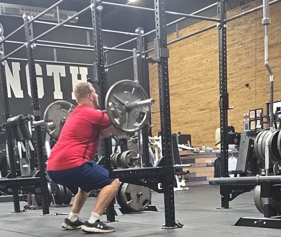 StrahanM0808's tweet photo. Decided to get a month membership at the new gym in the area, geared towards athletics. #unknownstrength had what I needed for Football summer workouts. @MU_BigBlueFB https://t.co/8vjGitJRQj