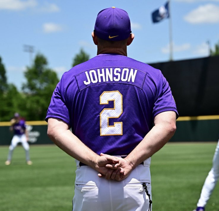 Insidelsubsbl's tweet photo. When it’s all said and done, I believe LSU will lose 7-8 players to the transfer portal (Fewest in last 3 offseasons)

4-5 pitchers, 3 position players.

Considering LSU’s portal needs &amp; size of its incoming Fr class, some attrition is necessary, but a major overhaul is unlikely. https://t.co/map6BEC7UD