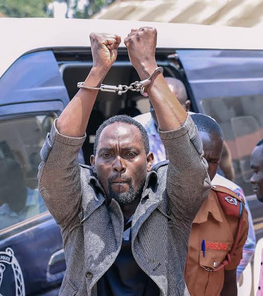 AlfonseMukasa's tweet photo. Dear general muhoozi and your father president museveni we accepted defeat please leave our brothers out! Be parents for a while politics cant make such innocent people suffer in prison find it in your hearts to forgive them, you forgave rwakasisi and kyeye mentioned but few what about these young energetic  people?. How do u  feel celebrating your new government when others are crying and cursing you? The only gift you can give to ugandans is to free all political prisoners @mkainerugaba @KagutaMuseveni @BalaamBarugahar 
Bino byansi abasajja mubasonyiwe.