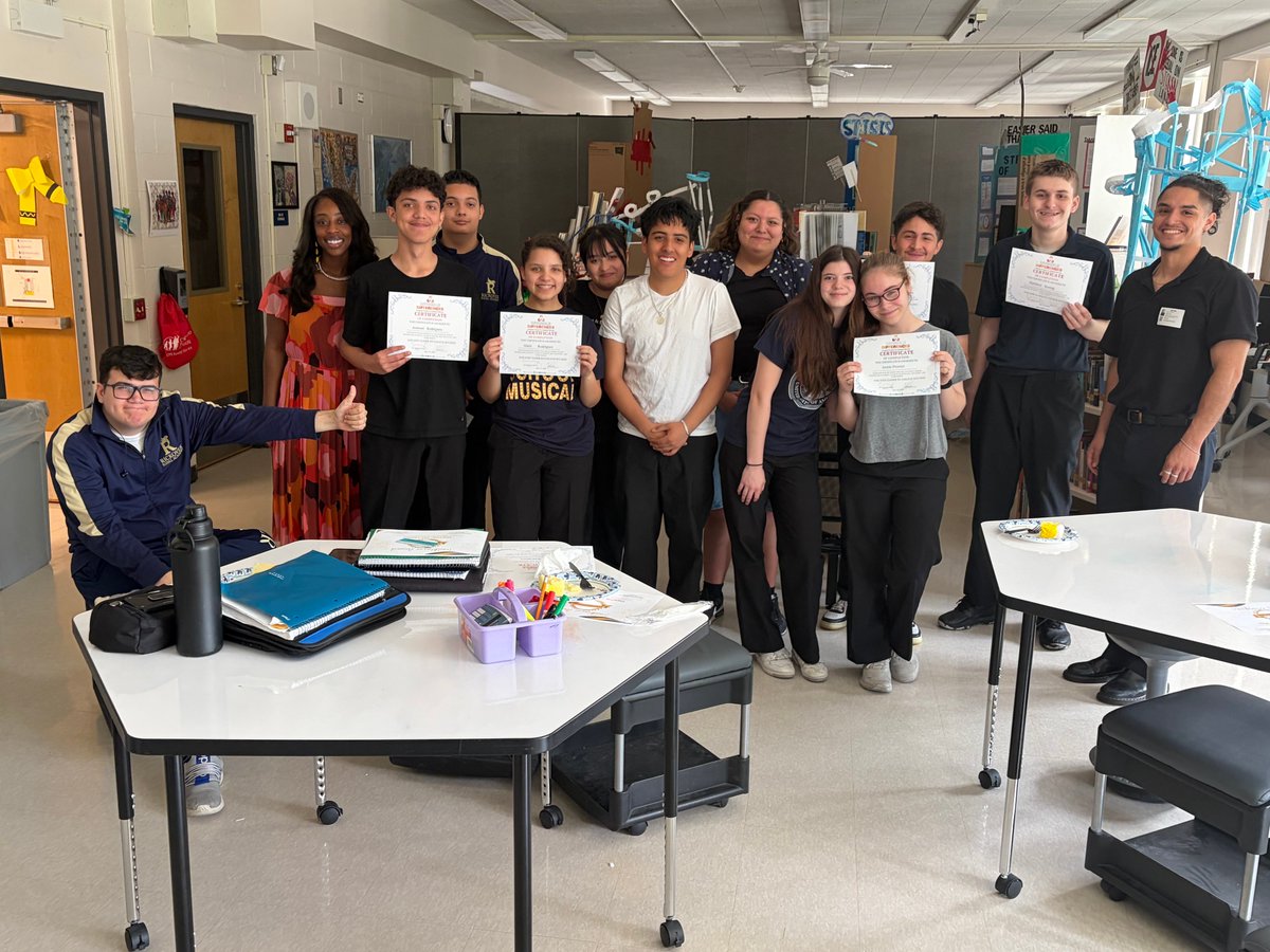 RickoverNavalHS's tweet photo. We had an amazing year with Trailblazers! This incredible program played a huge role in helping our students dive deeper into their higher education futures.
#Trailblazers #CollegeAccess #Mentorship Center for Companies That Care @companiesthatcare @ChiPubSchool https://t.co/1vMhtotBCc