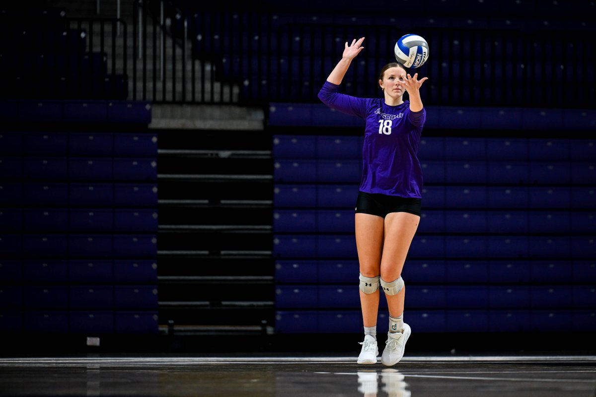 LipscombVBall's tweet photo. Wishing Ella a HAPPY BIRTHDAY! 🎊

#IntoTheStorm ⛈️ | #HornsUp 🤘 https://t.co/sT9iDtpNhj