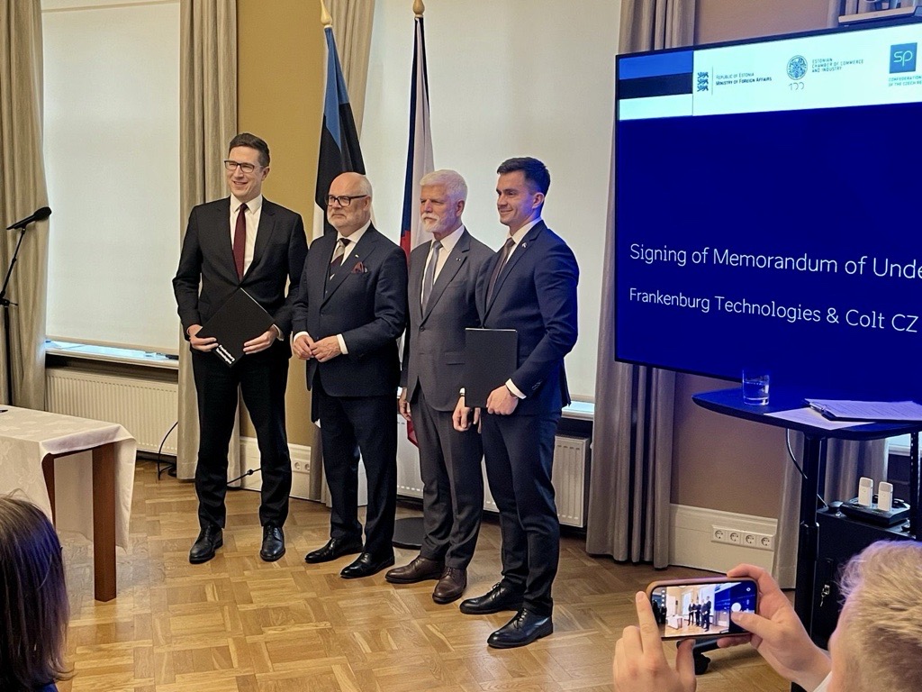 ColtCZGroup's tweet photo. Today, Colt CZ Group and @FrankenburgTech, signed a Memorandum of Understanding to cooperate on counter-UAS missile systems for Ukraine and other European and NATO countries.

More information is available in our press release: https://t.co/EiPSss99se https://t.co/XkBY3YNo5e