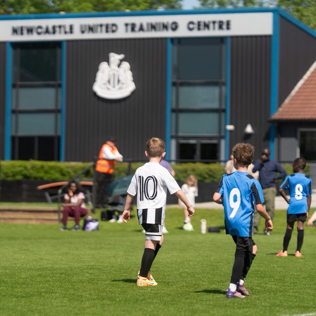 NU_Foundation's tweet photo. Thank you to everyone joining us for our Play at the Training Centre experience this week 👏

From our individual sessions to grassroots tournaments, we're proud to help create amazing memories for young #NUFC supporters ⚫⚪ https://t.co/cAbIvYxWuf
