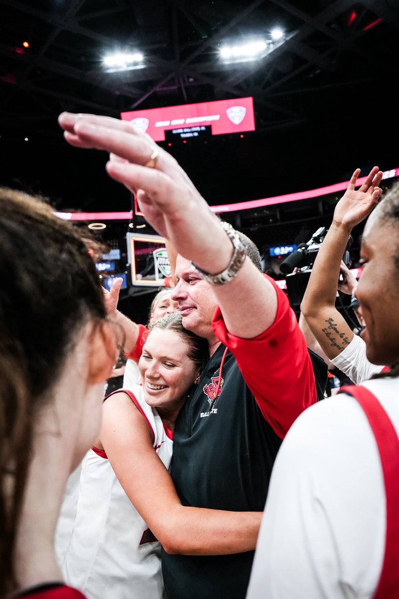 BallStateWBB's tweet photo. Join us in wishing the GOAT a very happy birthday.

#ChirpChirp x #AllInOnRed https://t.co/gBf1hJT282