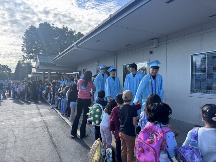 JulieCroy11's tweet photo. 2026 Loma Vista Senior Clap Out๐๐ Congratulations class of 2026! #lvpride #weareBUSD https://t.co/kPEUcuf2jV