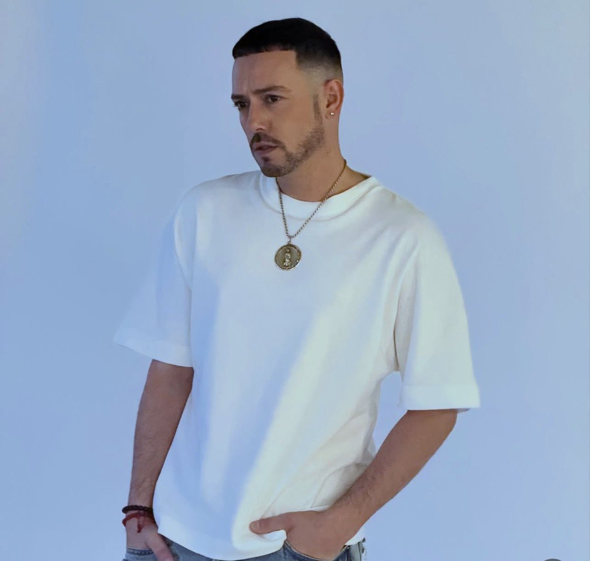 InkEntourage's tweet photo. De proyecto en proyecto, @peeweemusic sigue demostrando que viene con todo 🔥Colaborando con agrupaciones y artistas que ya son leyenda en la música, su talento, carisma y energía hacen que cada escenario se encienda ⚡️Síguelo y descubre todo lo que se viene 🚀 https://t.co/4J7XX53lNf