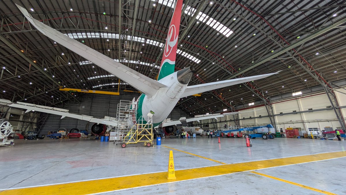 Aaoko_76's tweet photo. @TulinSnr KZC is literally at the terminal side after completing service today by 14:00.  Yesterday afternoon you couldn't tell if it would be done. Engineers and crews are miracle workers. https://t.co/2jwpp7lQHM