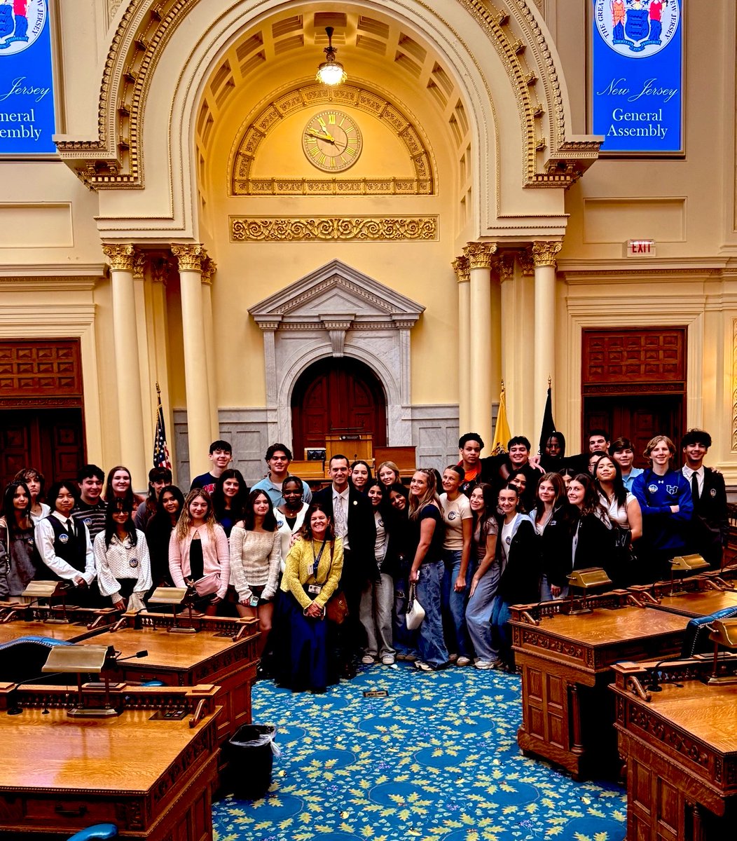 angelozzi_ant's tweet photo. It was such a pleasure taking my Honors US History 1 students to the NJ Statehouse in Trenton! https://t.co/3oDnWBymyv