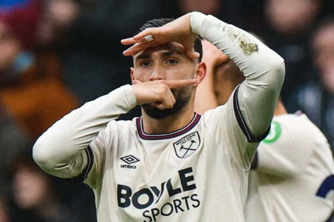 WHUOfficialFan's tweet photo. Please stay and rip up the championship with 20+ goals ⚒️🙏 https://t.co/2cfuxHHvfR