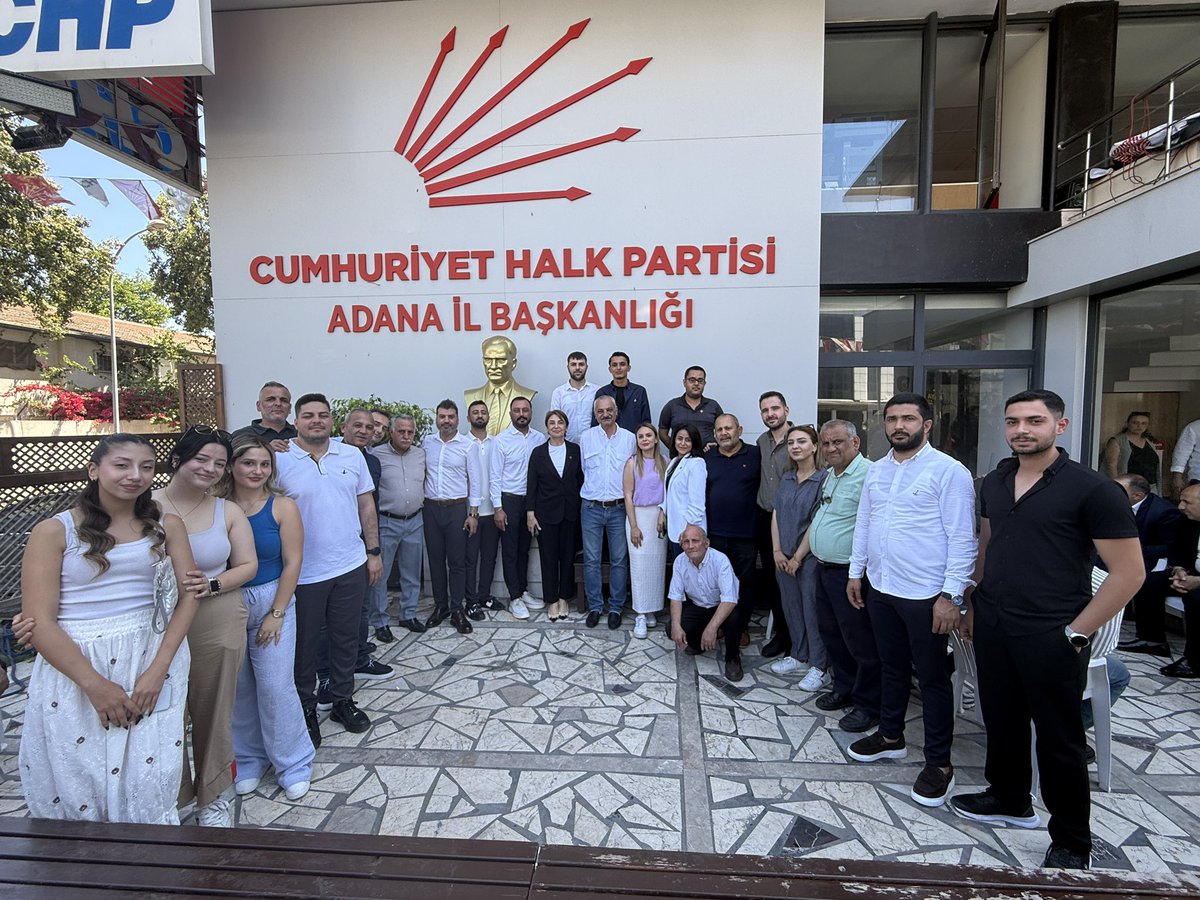 chpseyhanilce01's tweet photo. Bayramın ilk gününde,İrademize sahip çıkıyoruz nöbetimizde Seyhan ilçe örgütü olarak diğer ilçe başkanlarımızla birlikte Adana İl Başkanlığımızda partililerimizi ağırladık. https://t.co/DmU8ozOfQJ