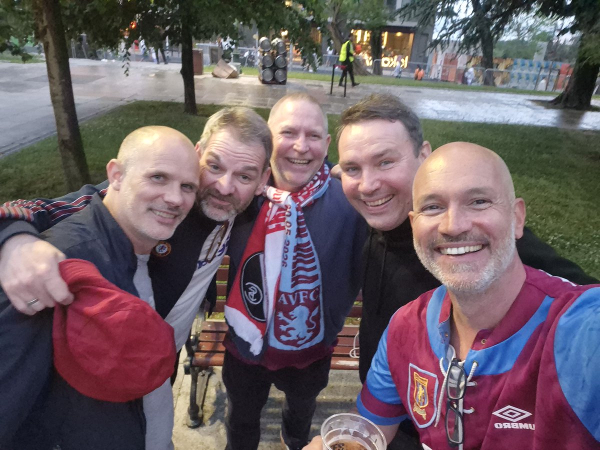 steveayling76's tweet photo. What an amazing night in Istanbul! One of the best games ever following the mighty Villa. Fantastic achievement under Emery to get the very best out of this brilliant group of players. Loved every minute with the lads #UTV #AVFC 

"We're gonna score in a minute" hilarious too! https://t.co/JS4SCWypkR
