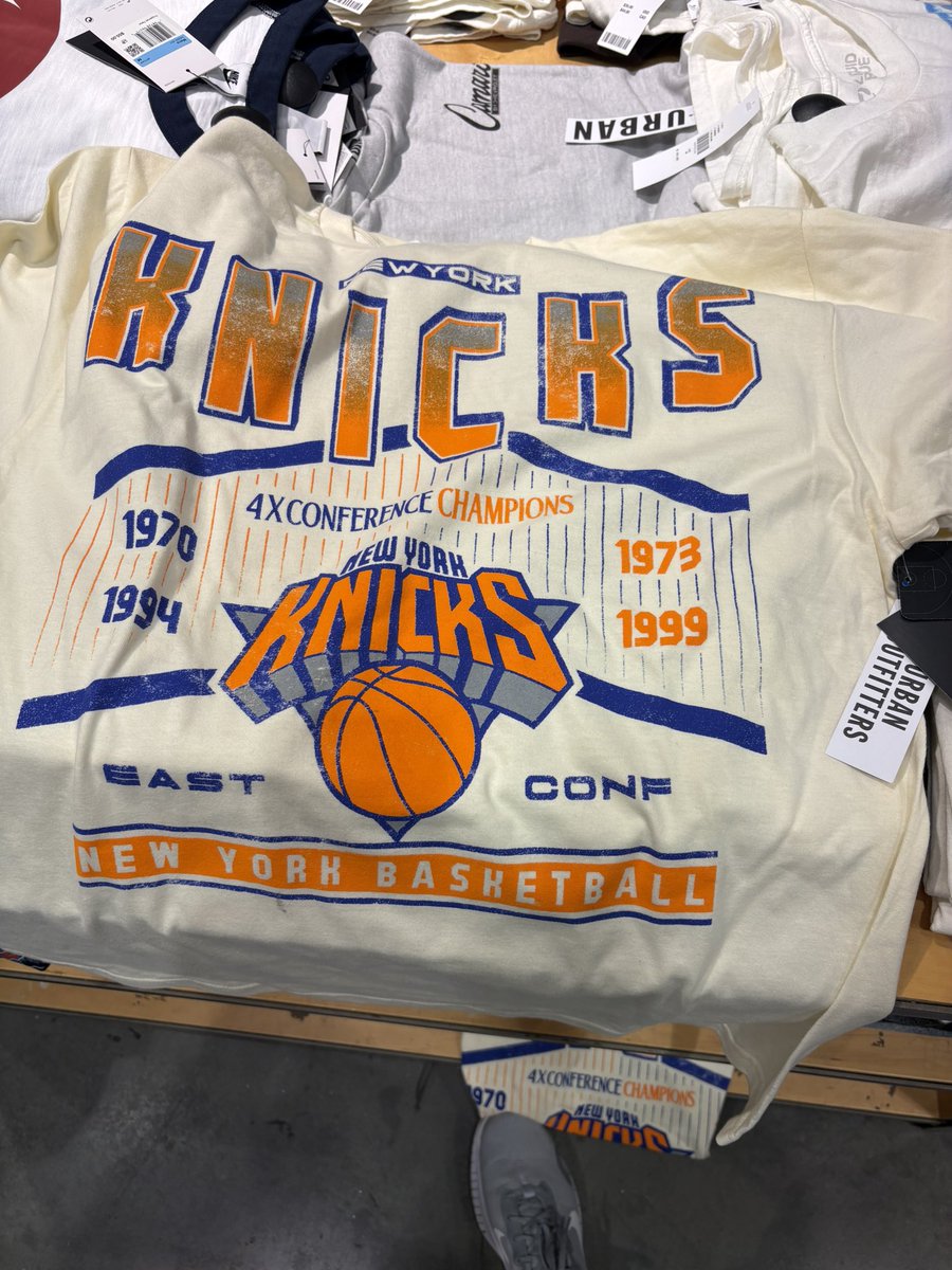 Hard Knicks Barry tweet media