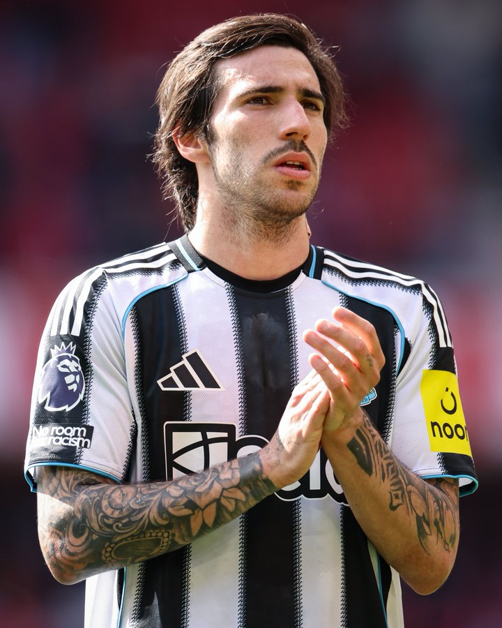 UtdDistrict's tweet photo. 🚨| #MUFC are now prepared to push for Sandro Tonali. 

He is valued at £86m and is now United’s next major target

[@TuttoMercatoWeb] https://t.co/r0vLERhk81