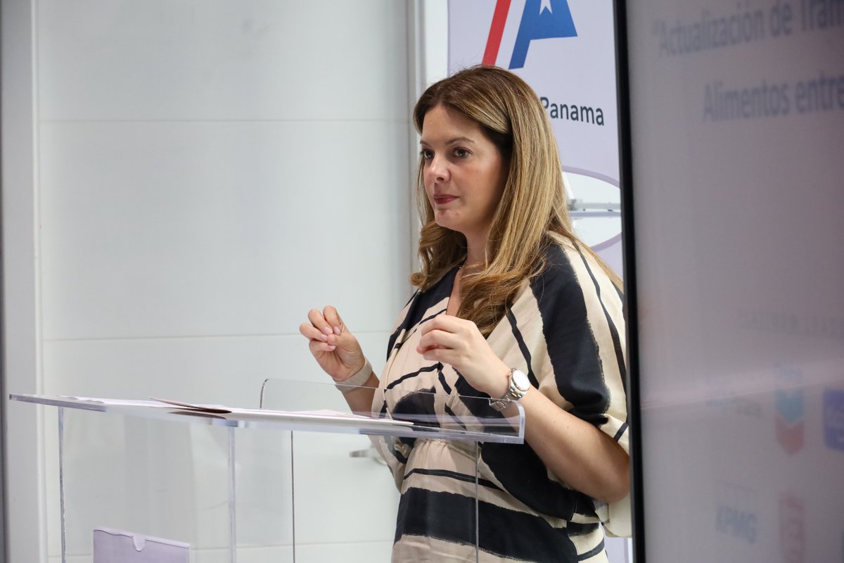 panamcham's tweet photo. AmCham Panamá, en coordinación con la @APA_PANAMA, realizó la capacitación “Actualización de Trámites de Importación y Exportación de Alimentos entre EE.UU. y Panamá”. 

Gracias a los expositores y participantes por formar parte de este espacio de actualización. https://t.co/0ajDtrG5N4