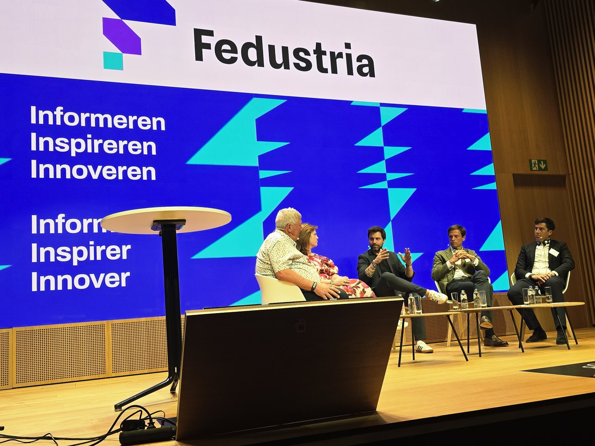 PieterVBO's tweet photo. . @Fedustria , lid van @VBOFEB ,  informeert, inspireert en innoveert. Ook via een inhoudelijk sterk debat tussen ondernemers en @GLBouchez 

Thanks @BasselierKarla en voorzitter Frank Veranneman. https://t.co/Ib43r06zHa