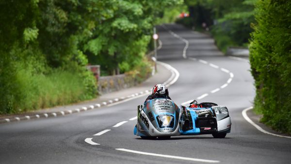 FWRobbins45's tweet photo. I can't find a picture of it, so you'll have to take my word, but I just saw a sidecar qualifying for the Isle of Man TT with the Dale Earnhardt #3 in the same font/style and the bike was black to boot. Tell me that's not badass. #doitfordale https://t.co/dgFDM48IJQ