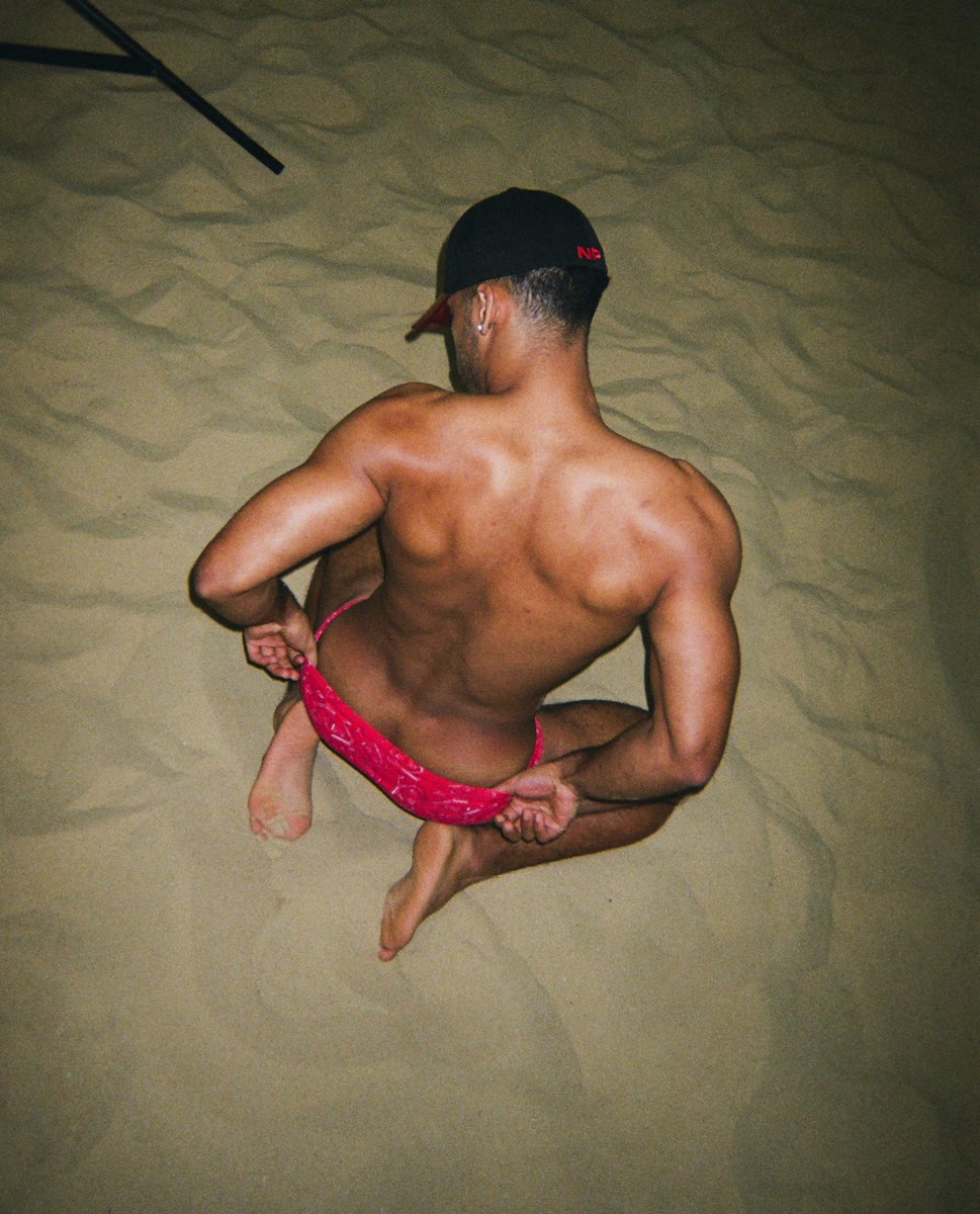 nastypig's tweet photo. Go on, take a bite of the big apple. 
CANDY APPLE NOW LIVE. 🍎 https://t.co/iK4NNLsgYI