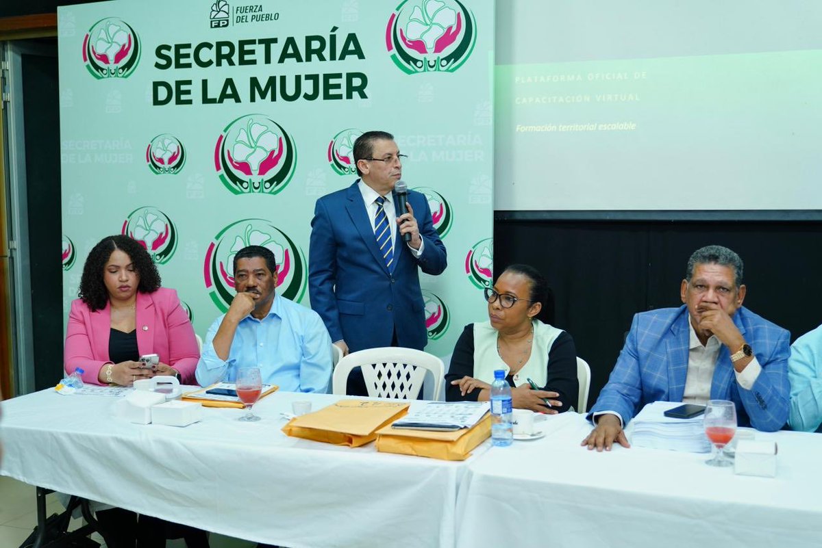 fernandofdezc's tweet photo. Antes de iniciar una batalla, analizamos cada aspecto: nuestras ventajas y las debilidades a vencer.
​El 2028 nos encontrará listos y preparados para una sola misión: ¡enderezar el destino de nuestra nación! 🇩🇴
​Gran Asamblea de las provincias Santo Domingo y Monte Plata. 💪⚡️ https://t.co/WZGn1wr0jq