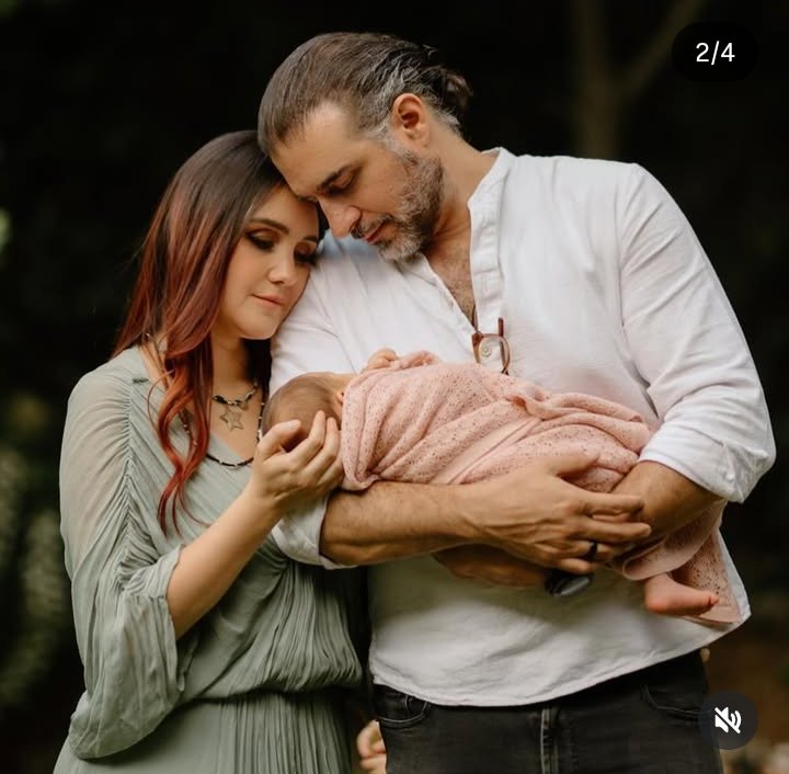 CONNECTIONDM's tweet photo. Feliz cumple Paco que dios te bendiga siempre te amamos gracias por todo lo que hace por nuestras ninas @PacoAlvarezV @DulceMaria https://t.co/A47cfTzDiP