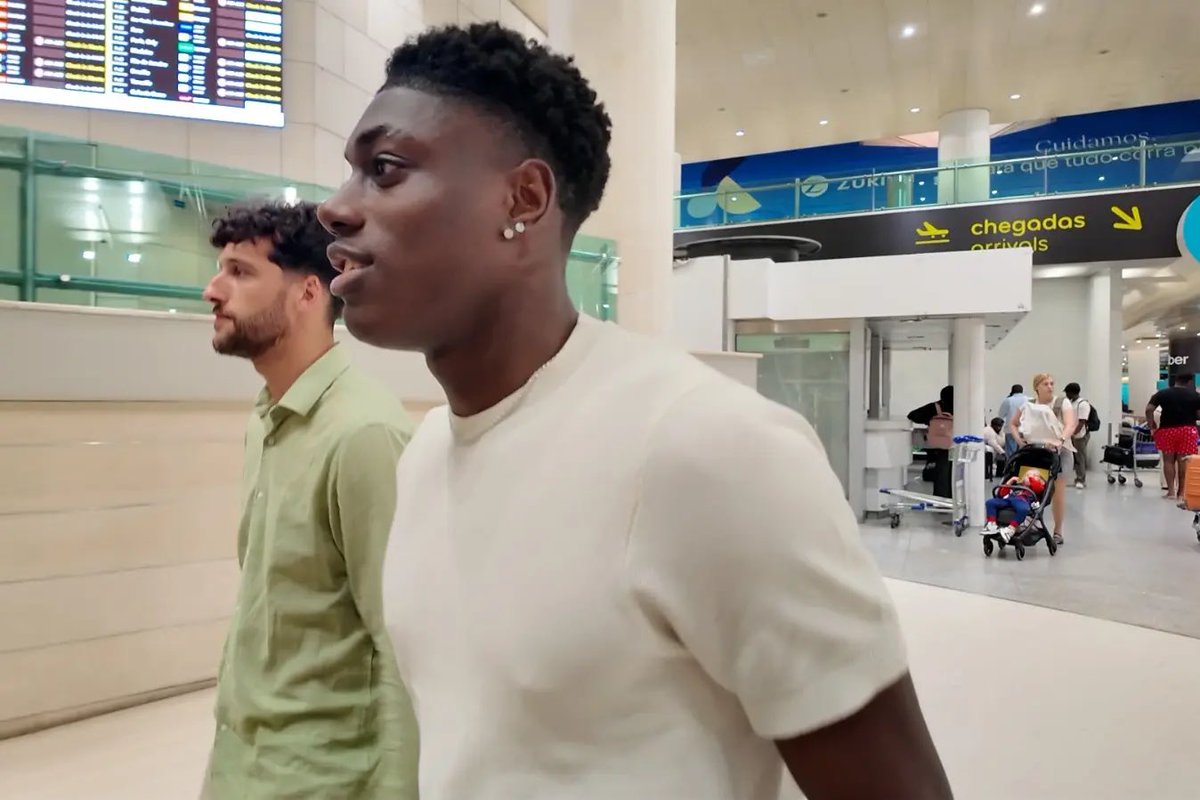 racadeleao_'s tweet photo. Issa Doumbia já está em Lisboa.
"Estou feliz", primeira declaração do reforço do Sporting https://t.co/QHq7S6prj0