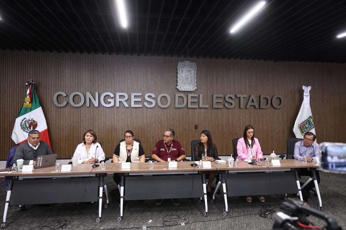RedPluralMujer's tweet photo. Así vivimos el taller “Comunicar con perspectiva de género” que  se llevó a cabo en el H. Congreso del Estado de Puebla, organizado por la Red Plural De Mujeres de Puebla en colaboración con el #ICATEPAmozoc y el apoyo del Diputado Pavel Gaspar Ramírez. https://t.co/f9W6KxGPsZ