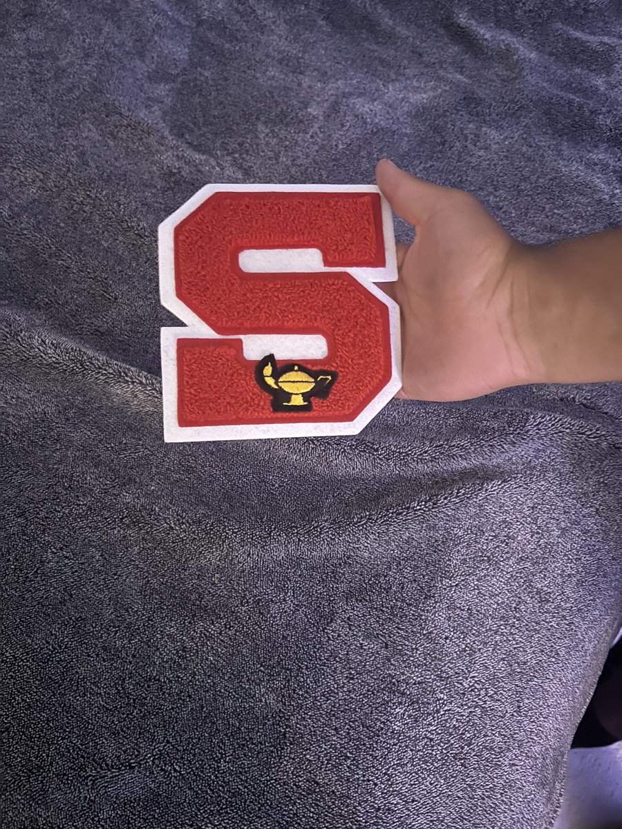CollinBohrer's tweet photo. No shortcuts.
Not in the classroom. Not on the field.

Education is the foundation and hard work pays off.
Honored to earn my Academic Letter today.
More work to do. 📚🏈 @SuskyWarriors https://t.co/ZA0EQCIXTa