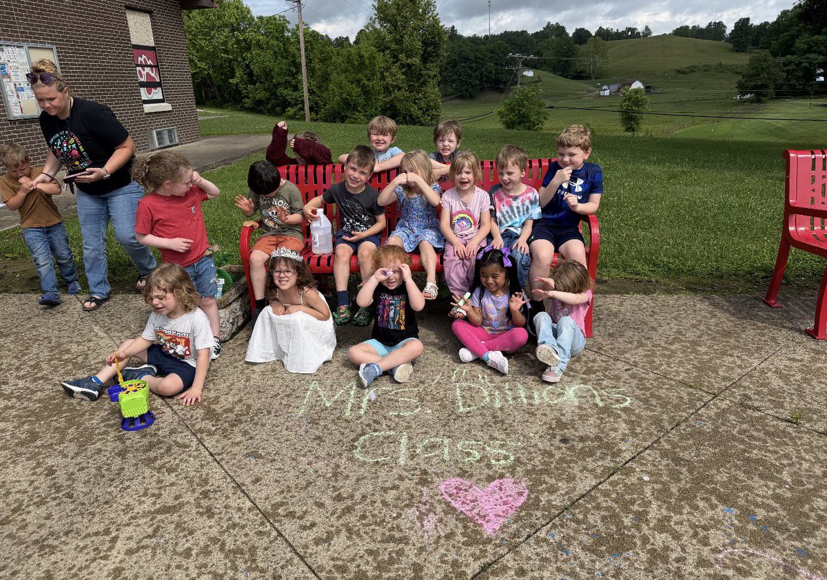 BCPreK's tweet photo. Mrs. Dillon’s class got outside to make an exploding Play Doh volcano and play with bubbles and side walk chalk! Love seeing our Cubs enjoying their last days of preschool this year!🥰🫧🎉 https://t.co/Oi8D17SSIA