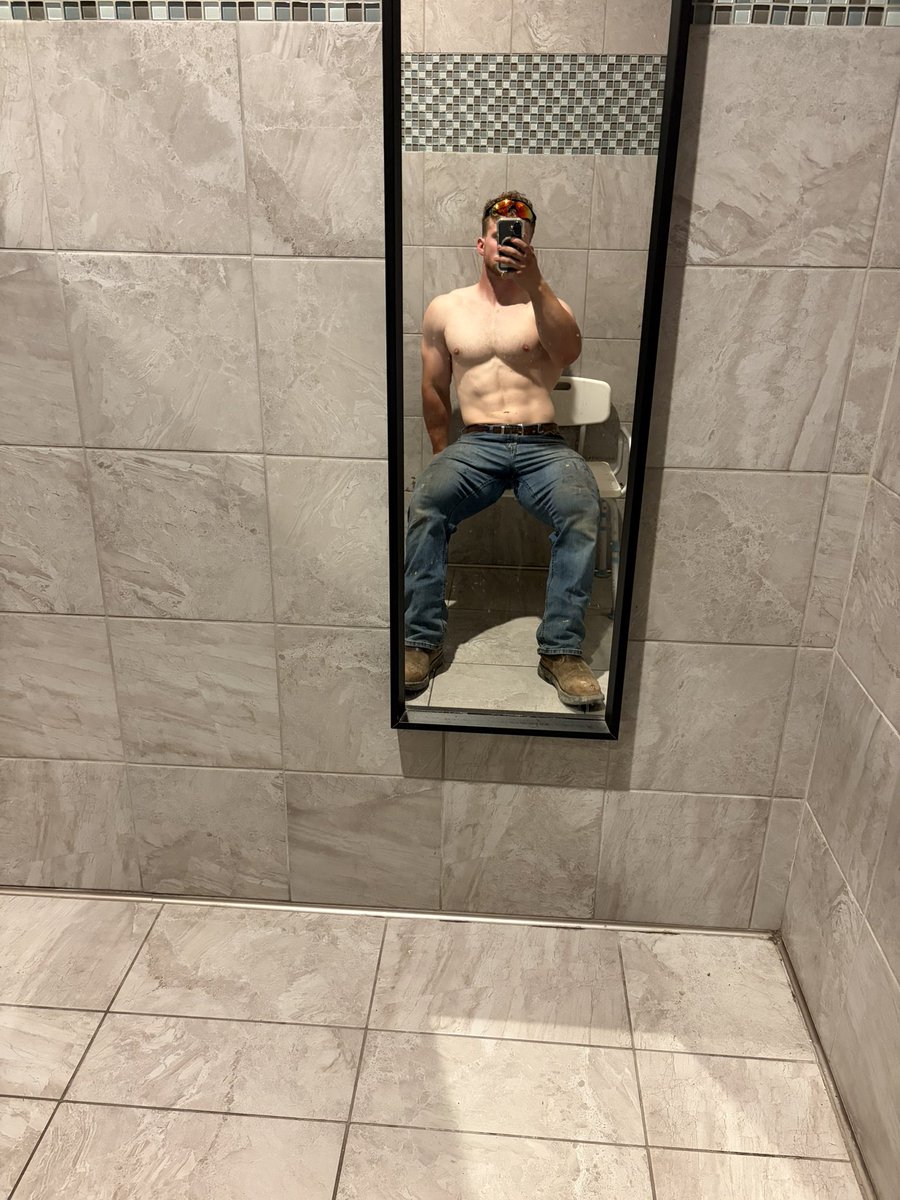 bicepxualx's tweet photo. So tired (of being broke and horny) https://t.co/ID9KWNaCN0