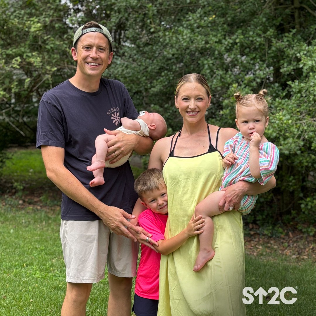 SU2C's tweet photo. After Kelly was diagnosed with colorectal cancer, she feared losing the family she dreamed of. But because of a clinical trial funded by #StandUpToCancer, she is now a mother of three. It’s thanks to support from people like YOU who helped make that happen. ❤️🫶 

Today on our #DayOfGiving, your gift will have 3X THE IMPACT! Help give families like Kelly’s more time, hope, and a future at https://t.co/h7PQflXmHQ.