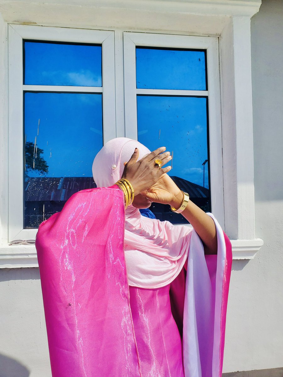 being_amb's tweet photo. EID MUBARAK!🌸💕🎉

#eidday1 https://t.co/rzYY2FgW19