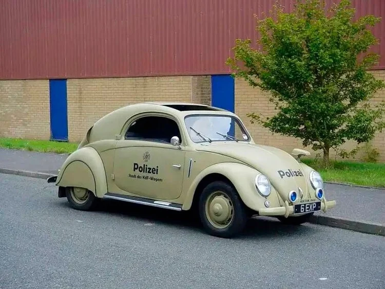 YannRobichon's tweet photo. Happy #WednesdayVW / #VWWednesday!... 
#Auto #Automobile #Automobiles #Autos #Beetle #Car #CarHistory #Cars #CarsHistory #ClassicCar #ClassicCars #Coccinelle #Coupé #Cox #Käfer #Kever #Photo #Photographie #Photography #RetroCar #RetroCars #VintageCar #VintageCars #Volkswagen #VW https://t.co/Cr4cXmYLdw