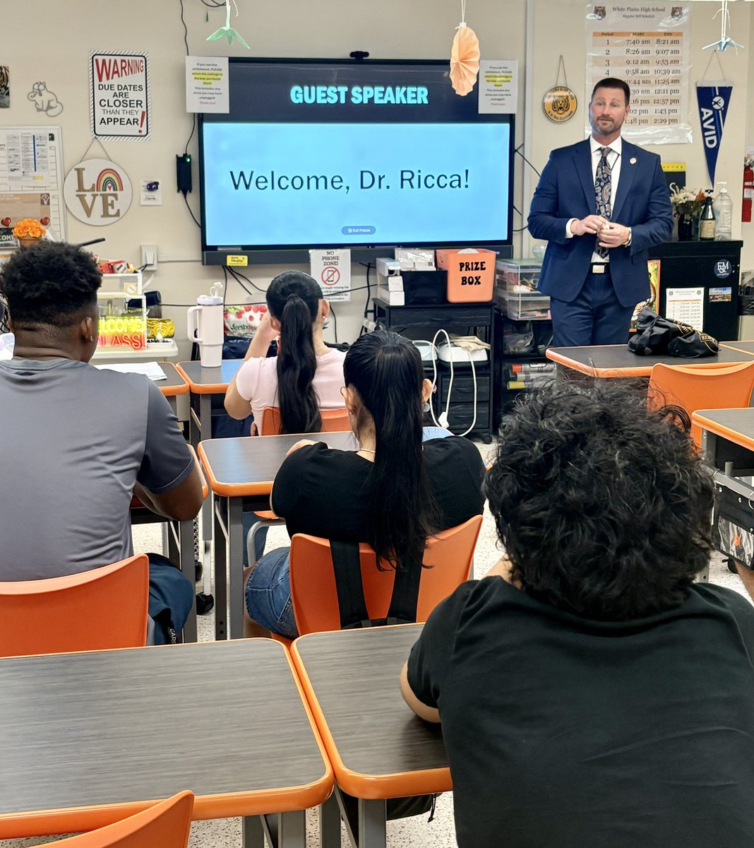 missjstein's tweet photo. Thank you, @DrJosephRicca for taking the time to visit our @AVID4College seniors today. We appreciate your words of encouragement and your continued support of the AVID program🐯 #WPProud @WPTigerPride https://t.co/HIFmvW6wmB