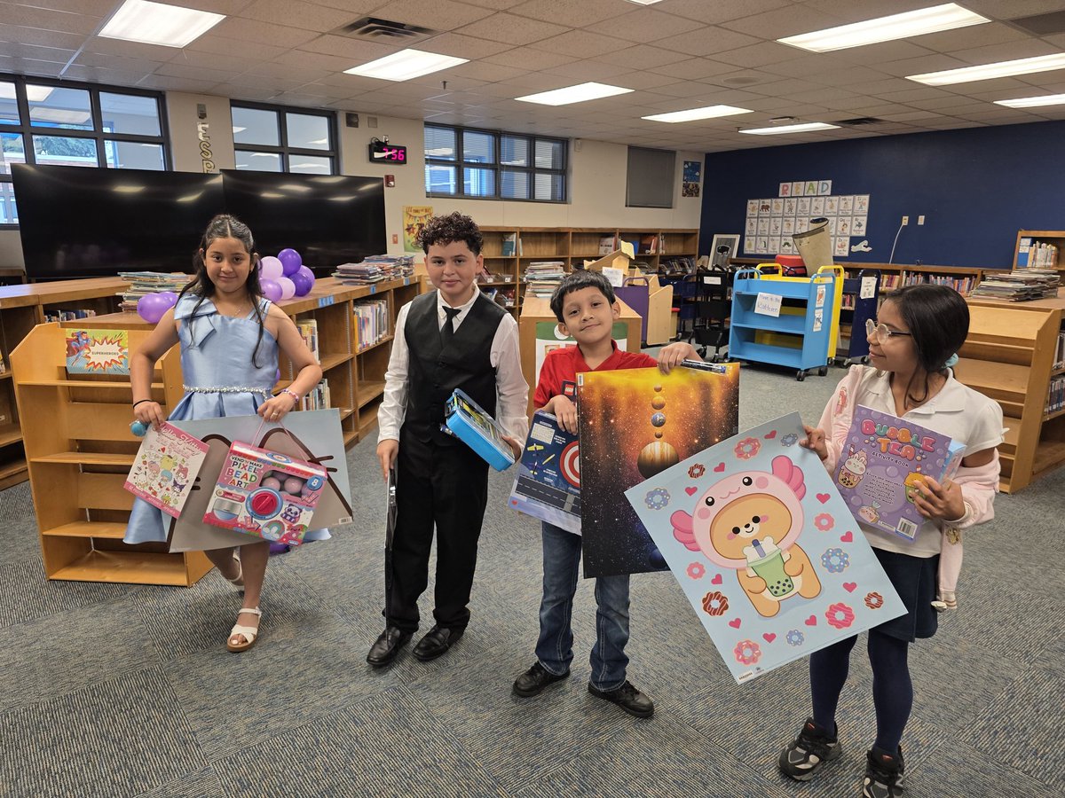 MrsPlascensia's tweet photo. Congrats to our 6th six weeks Beanstack winners who selected cool prizes! We also had 2 lucky winners win a mini fridge for logging a minimum of 3000 minutes this year! Keep reading and logging this summer! @IrvingLibraries @beanstackapp @BartonBuff https://t.co/gn76vJ2dNz