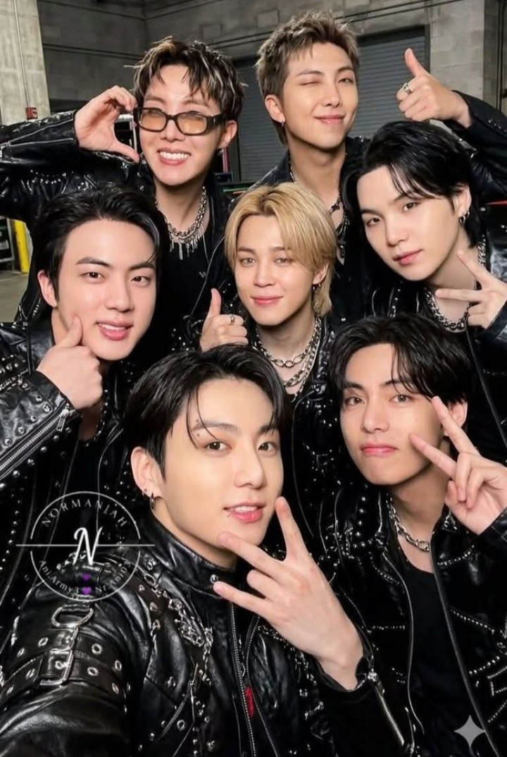 PopMedia_1's tweet photo. Most powerful male celebrities of 2026 (via Forbes Korea)

1. BTS
2. G Dragon 
3. Son Heung Min 
4. L.v. Woong 
5. Jin 
6. V, Kim Taehyung 
7. Jungkook 
8. Lee Jung Hoo
9. J-hope 
10. RM
11. Jimin 
12. YOO JAE SUK
13. PARK BOGUM 
14. Jun Hyun Moo 
15. SUGA https://t.co/oB4cpWyA4M