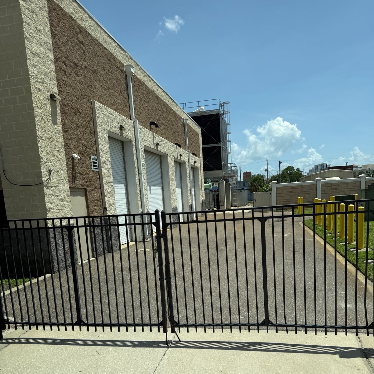 tampahaorg's tweet photo. Our best practices make an impact beyond our community! We showcased our innovative and sustainable approaches with members of the Atlanta Chamber’s Strategic Leadership Committee. Our urban farm and chiller plant remain standout highlights

#Leadership #Collaboration #THAStrong https://t.co/gmYSVaLTrS