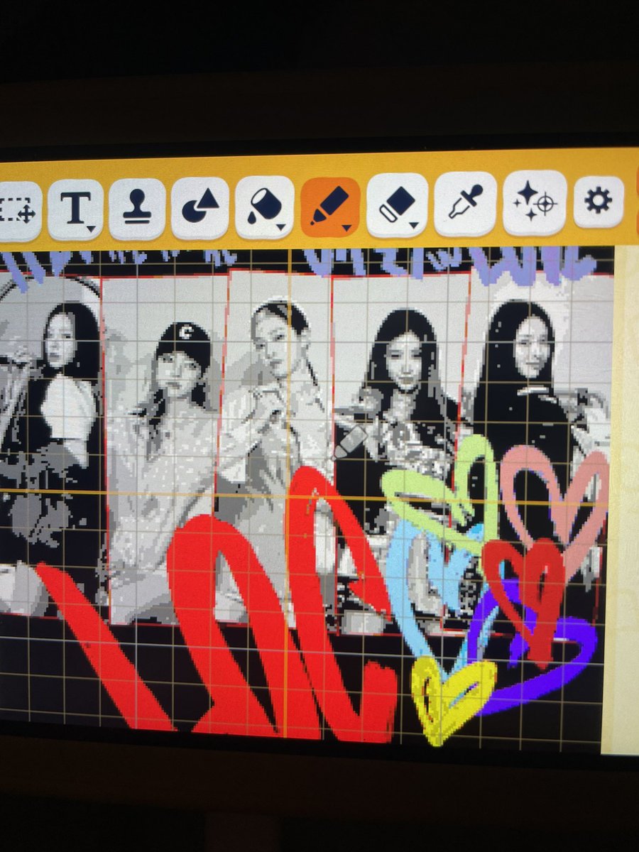 rvdwindmill's tweet photo. spent weeks making saturn crazy in love by itzy just for the mii to go ‘likes it well enough’ 😔 @satvrnholic https://t.co/gmkJ5UdH9x