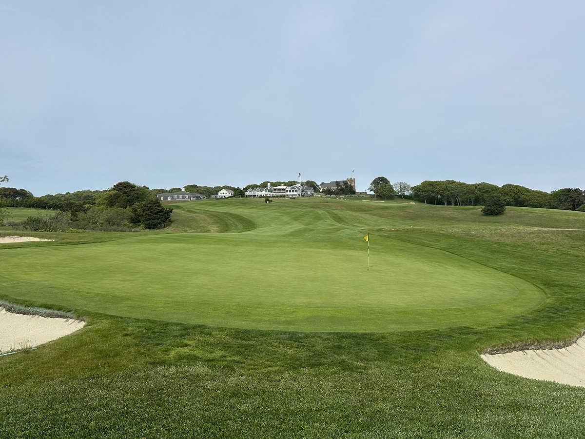 BryanTweed16's tweet photo. Hyannisport Club is one of the most fun golf courses I’ve ever played. Beautifully routed by Alex Findlay adjacent to Nantucket Sound, it was brilliantly renovated by Donald Ross, boasting excellent Par-3s, several drivable Par-4s &amp; a particularly great Par-5 16th. Superb greens! https://t.co/64It4i7xsQ