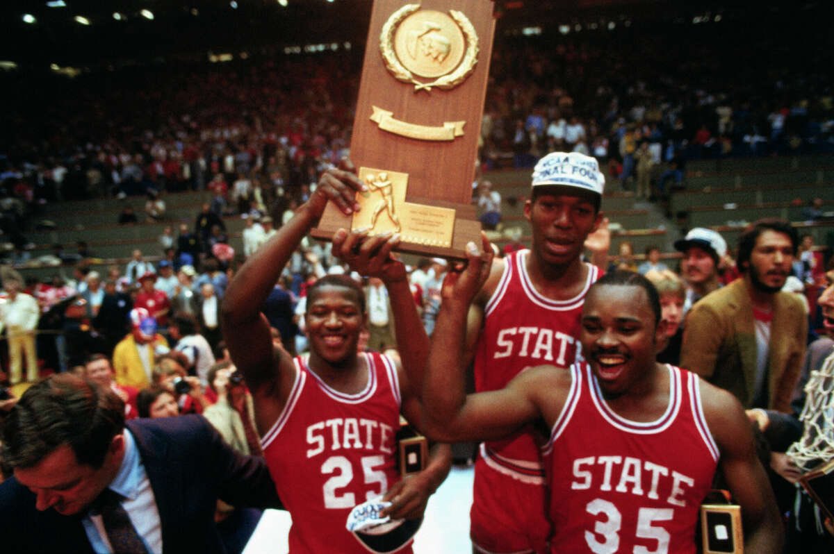 belltowerburner's tweet photo. Day 291 of calling for the permanent return of STATE and the Slobbering Wolf. Sign the petition🔽

https://t.co/6ObYA545Li

@CoachGainey @coachRCollins4 @Coach_AB3 @PaulMcneilJr @_kylevans_ @Chrst_Hammond2 @PrestonEdmead @rjkeeneii @zymicah_wilkins @adidasHoops https://t.co/69GlXIgwB3