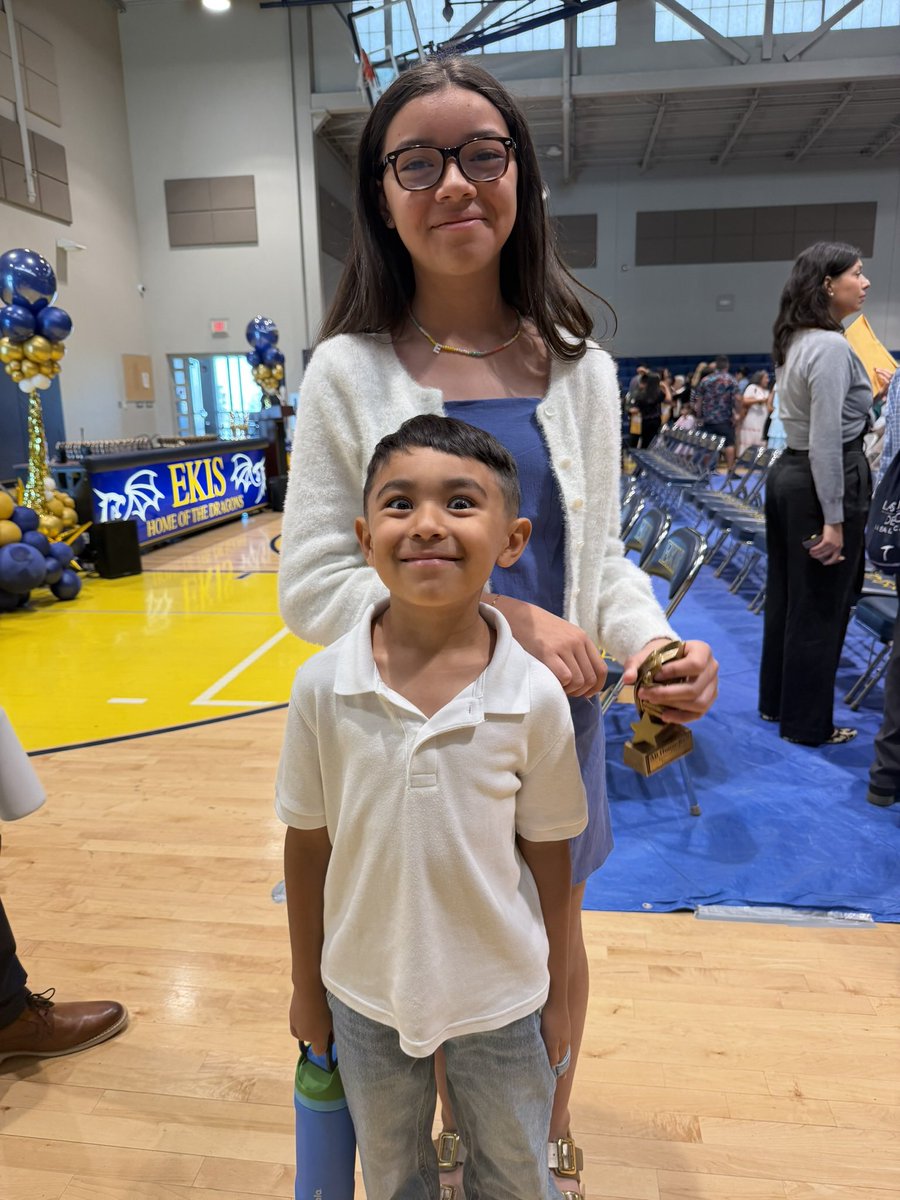 EHS_Castro's tweet photo. Proud auntie!💖 Next middle school and 1st grade 🥹 https://t.co/IC9IXrC0Pe