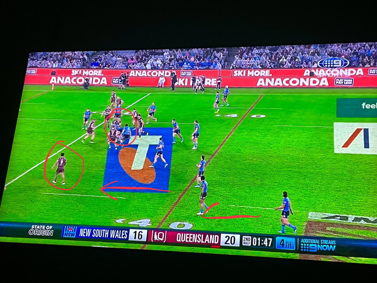 GetsMessi's tweet photo. Cleary as clueless with his passing game as it gets. 

That’s it. 

This was a dead game cuz of how bad NSW were, &amp; how impressive QLD played….until the send off. 

“‘coach” Daley deserved to be sacked after game 1. https://t.co/omPYgpcYmW