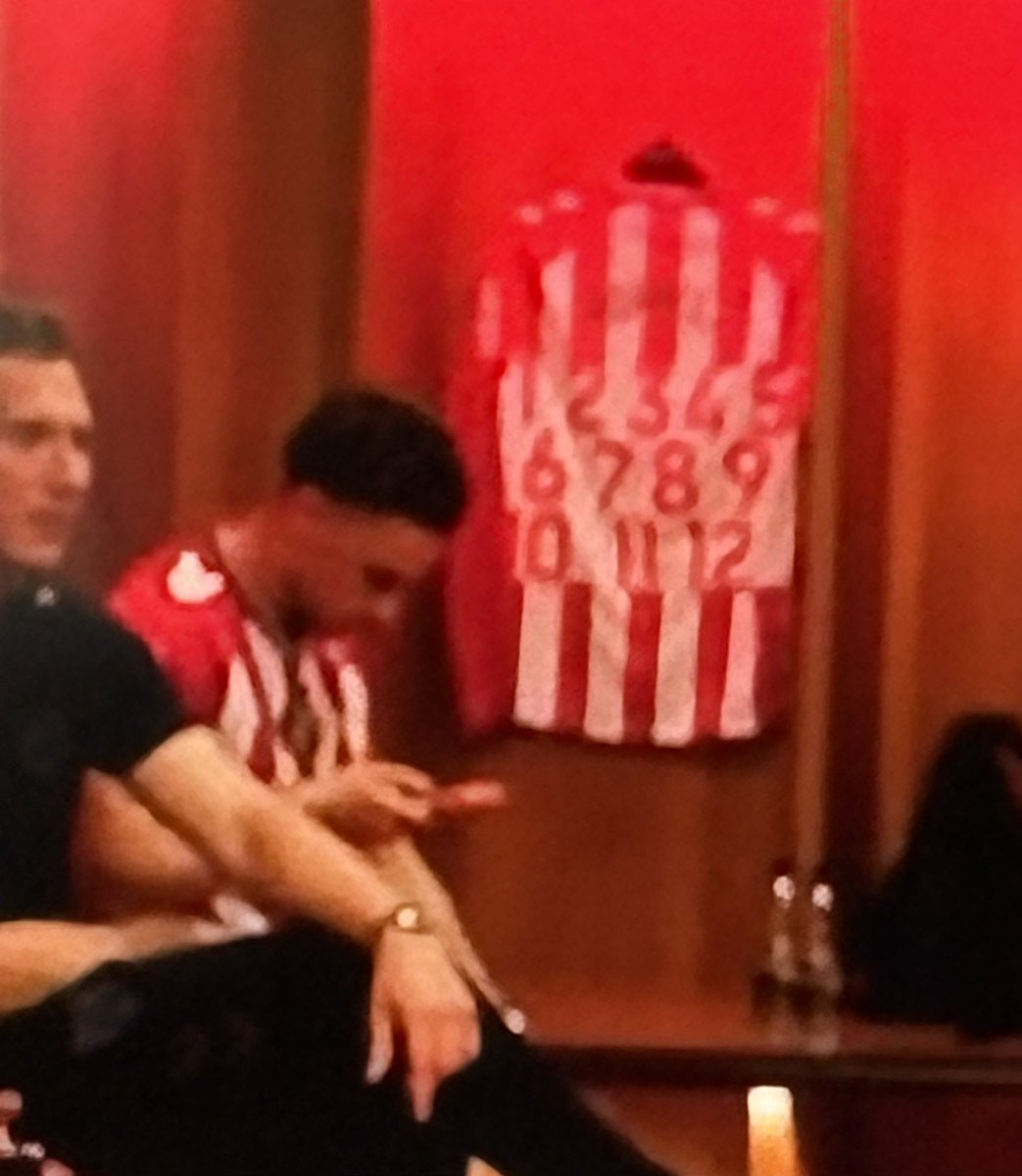 JacqsWilliamson's tweet photo. @SunderlandAFC Access all Areas. Post match changing room. Gary Rowell shirt 🥹🥹😭❤️❤️❤️ https://t.co/vPaXkVRjli